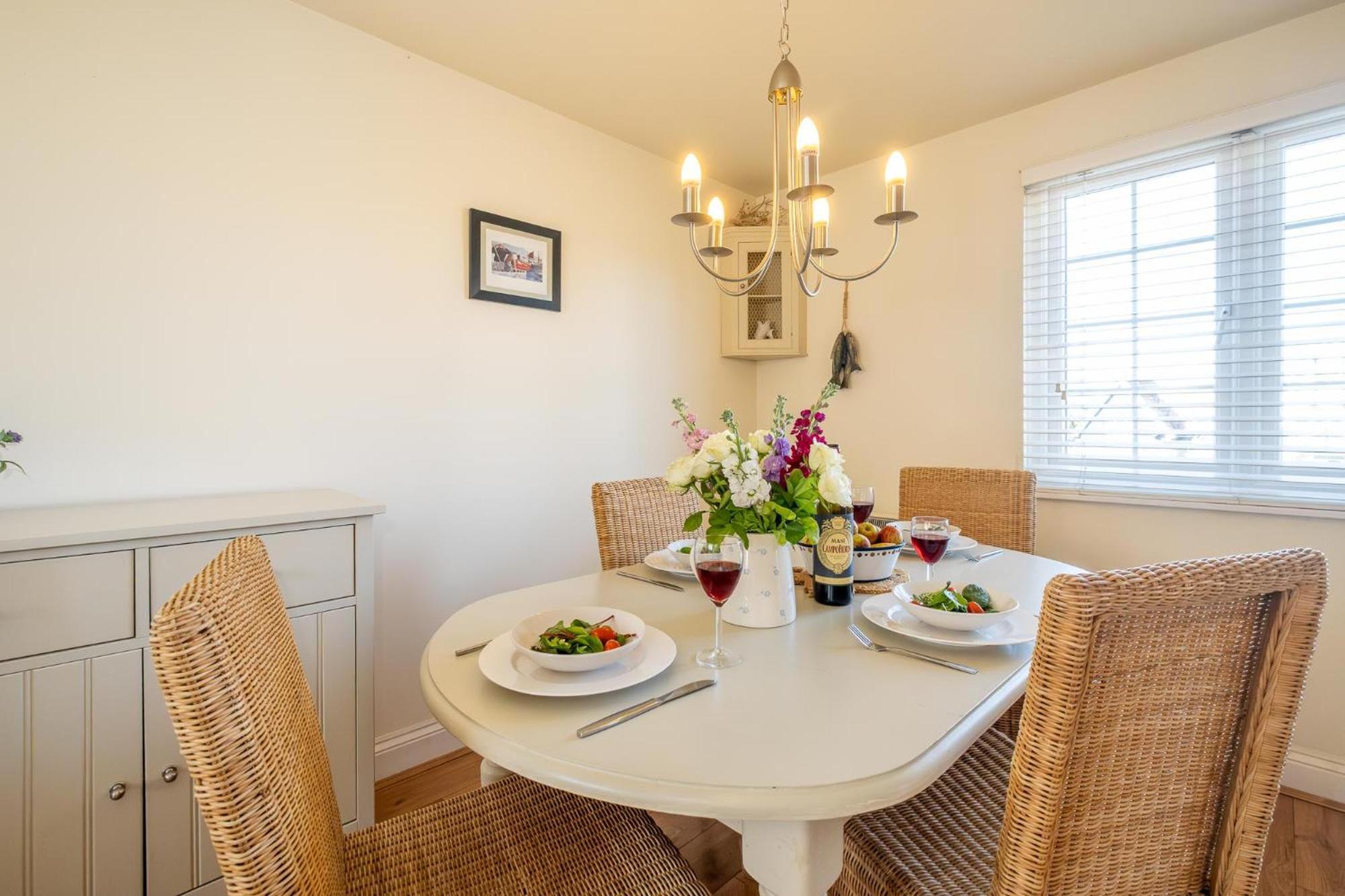 2 Bell Lodge,